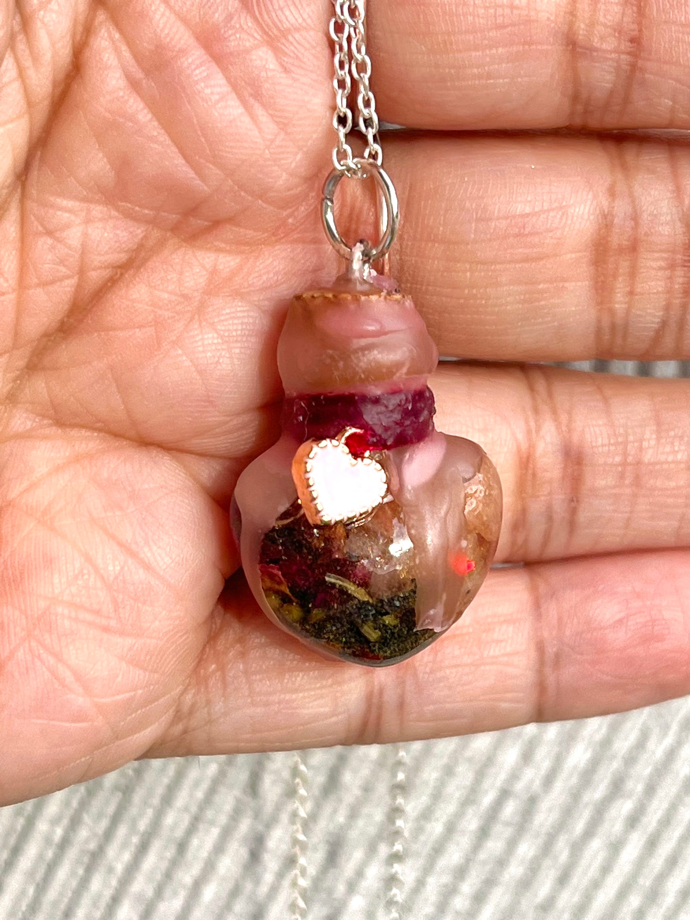 Obsession Spell Necklace: Jewelry For Powerful Attraction