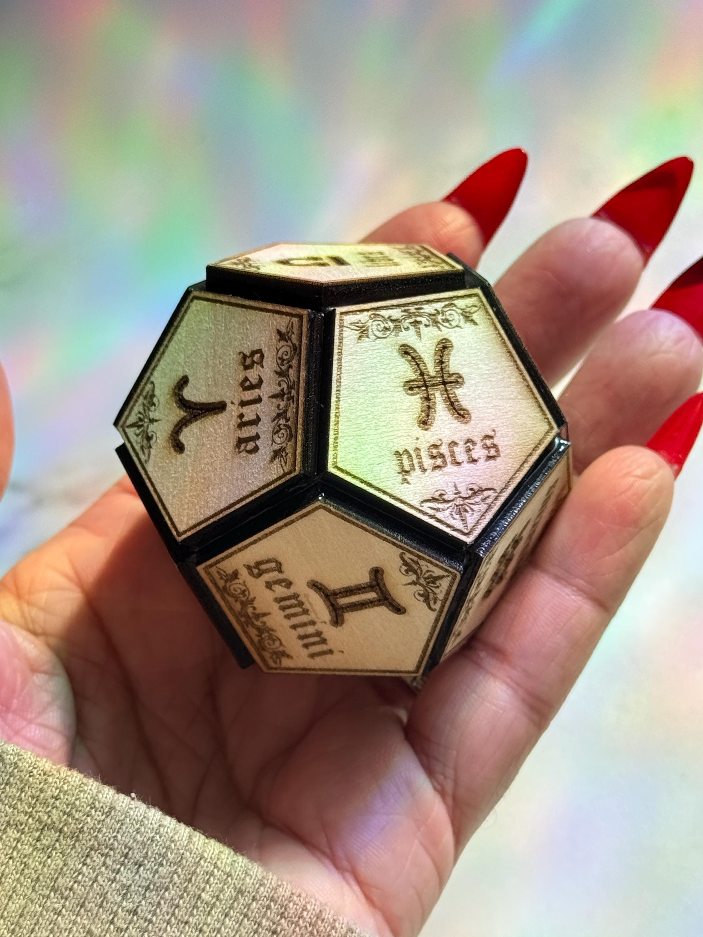 Divination Die: Yes/No/Maybe Answers Spiritual Tool Oracle Hand Crafted Dice