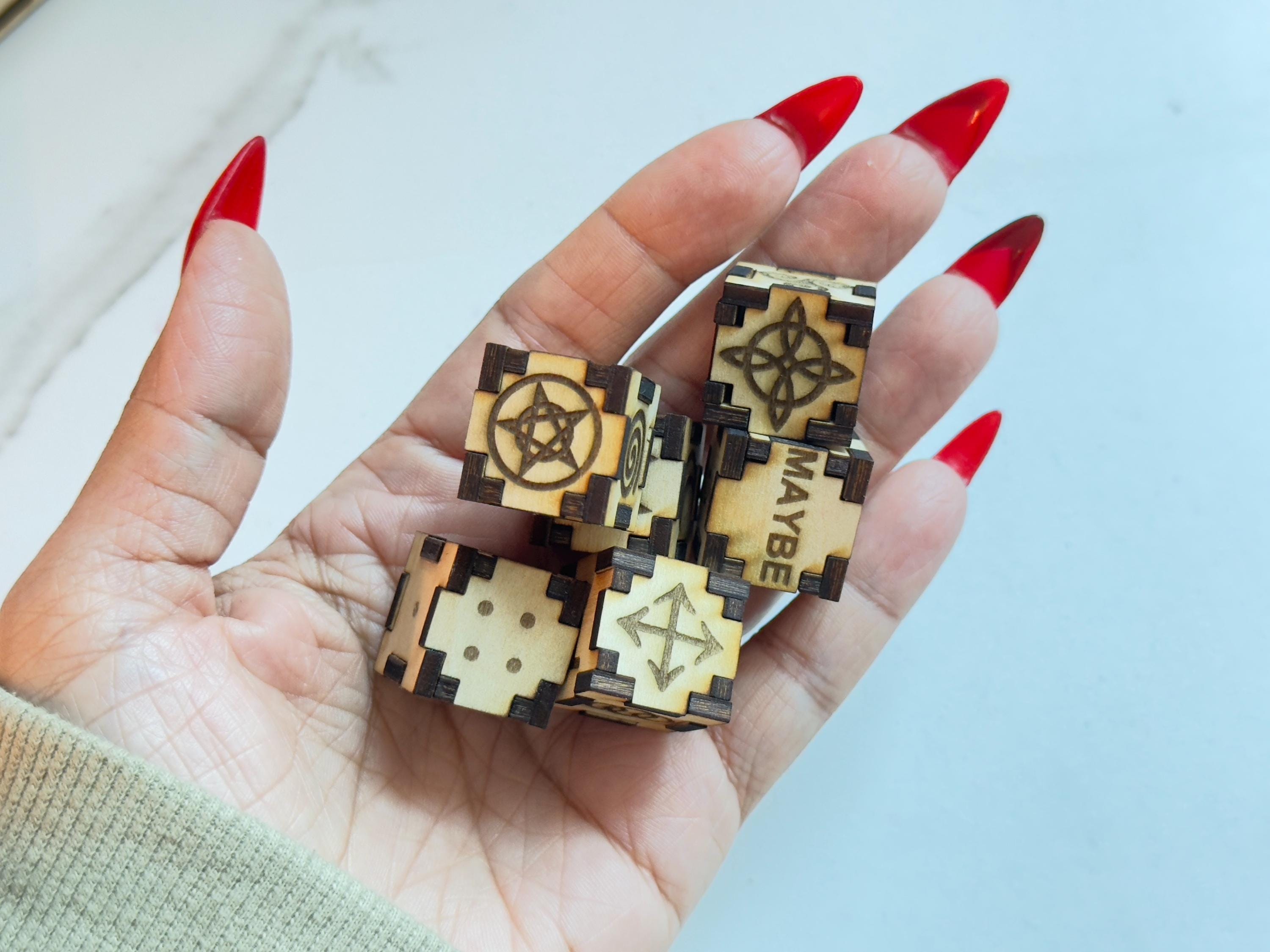 Wooden Witch’s Runes Divination Dice Set With Box, Numbers & Yes/No/Maybe, Laser Engraved Fortune Telling Tool, Altar Decor, Witch Gift