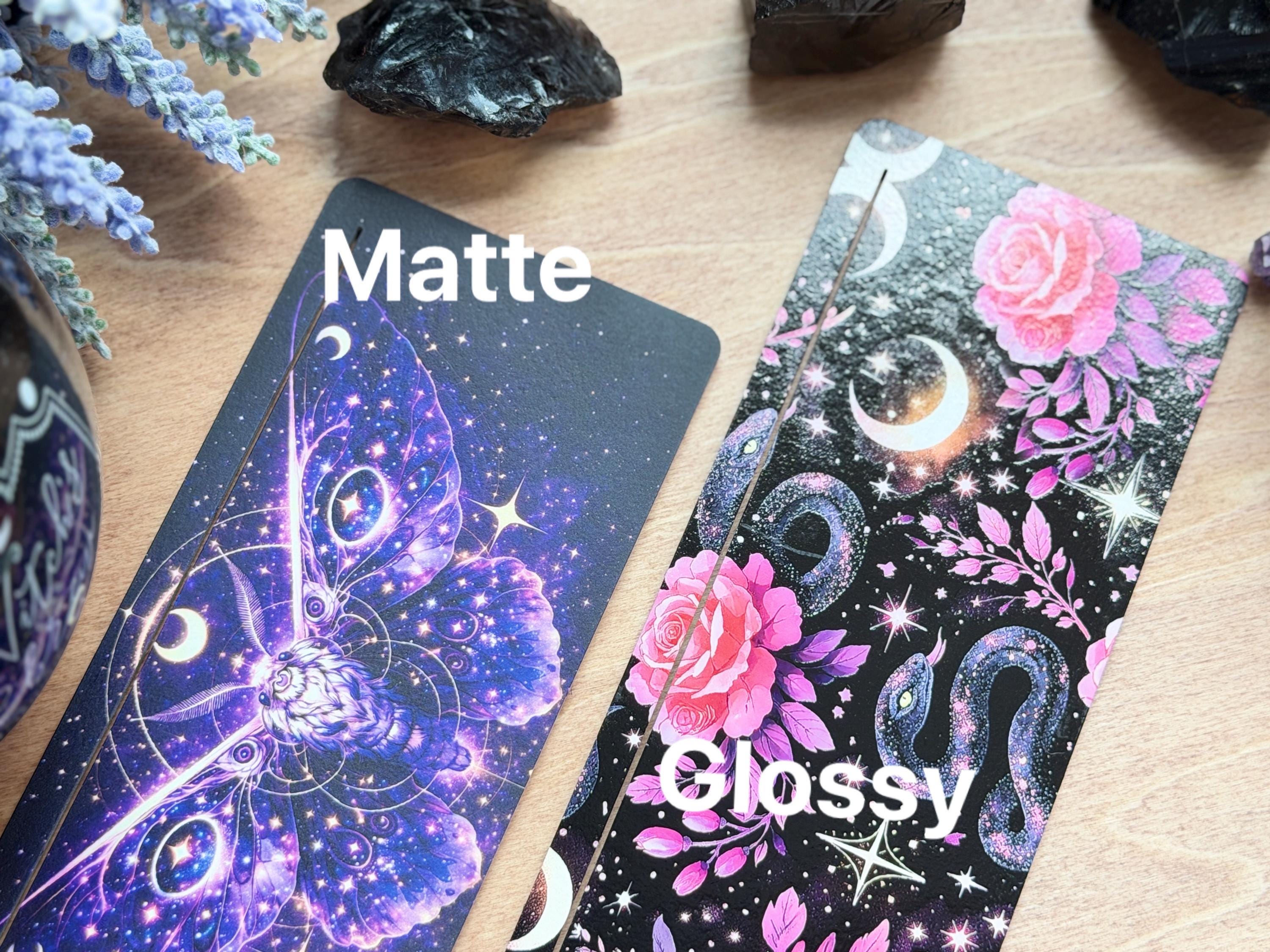 Celestial Snake Tarot Card Stand – UV Printed Wood Altar Display (Daily Pulls)