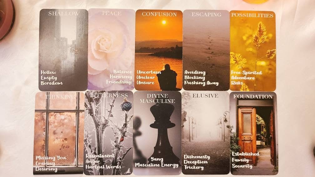 Original Hearts Hidden Secrets Oracle Deck: Twin Flame & Soulmate Readings (78 Cards)
