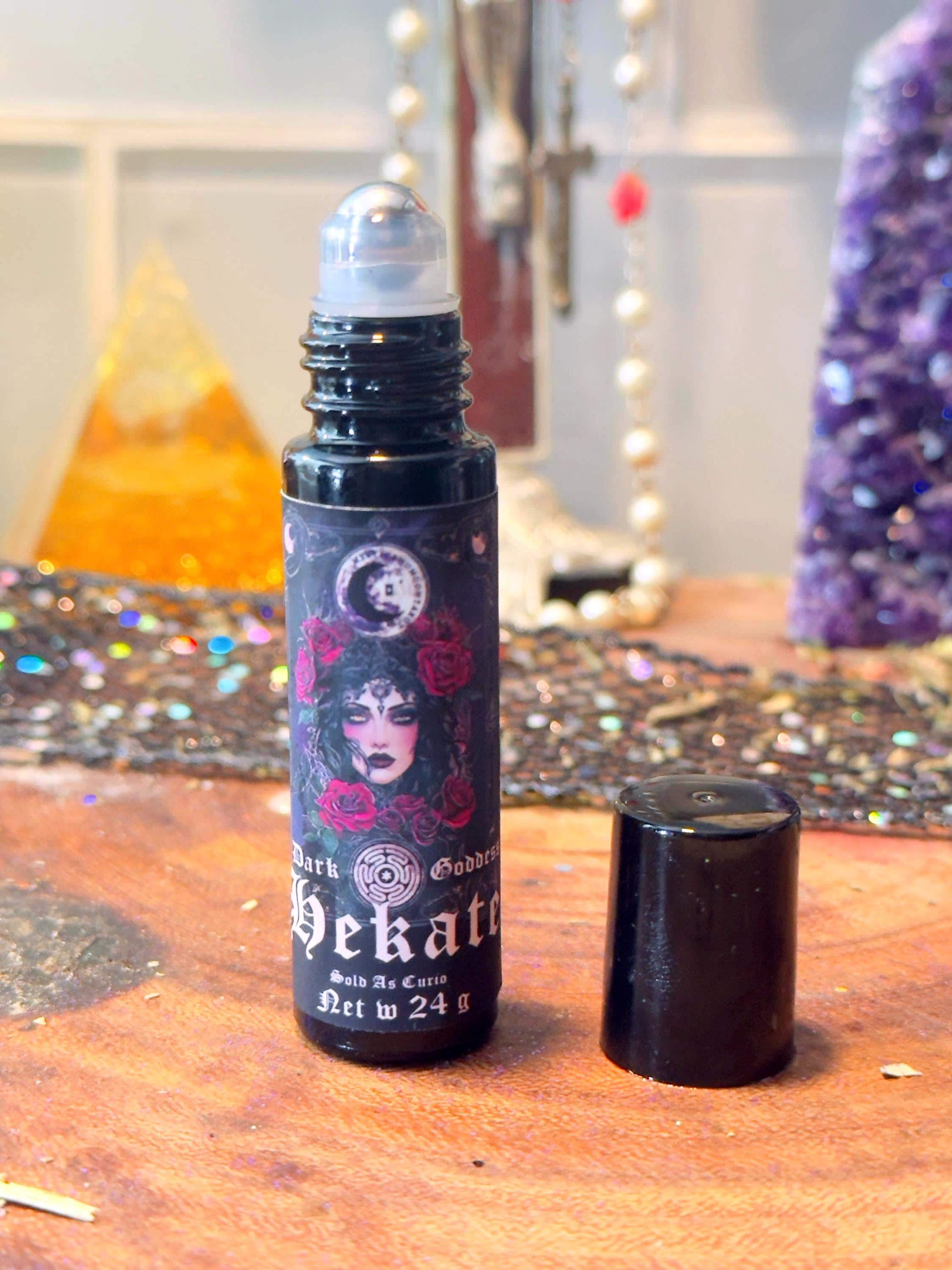 Hecate Perfume Oil | 10ml Hekate Ritual Oil, Hecate Roller Oil, Hekate Offering, Witchcraft Anointing Oil, Mysticbluumoontarot