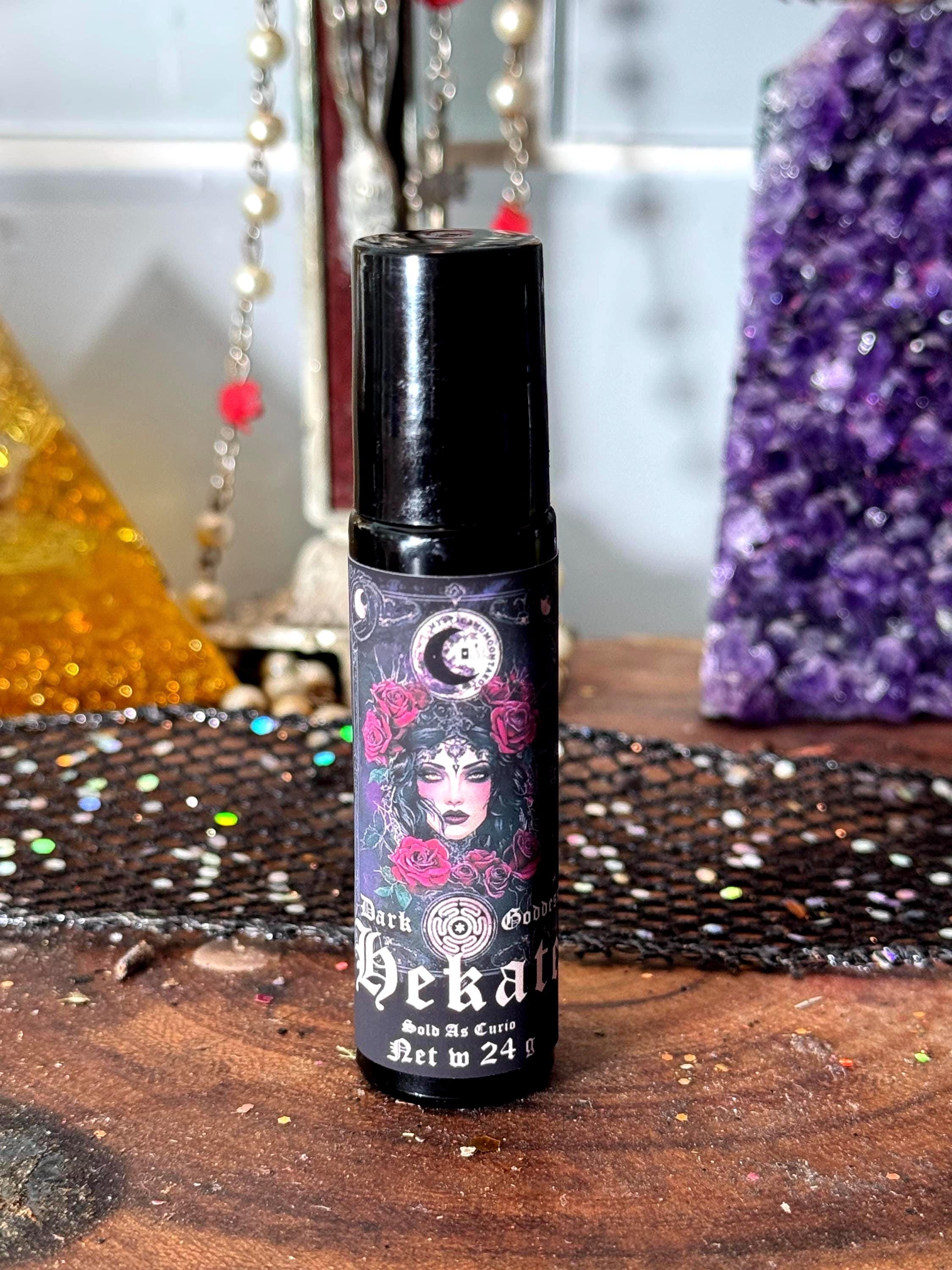 Hecate Perfume Oil | 10ml Hekate Ritual Oil, Hecate Roller Oil, Hekate Offering, Witchcraft Anointing Oil, Mysticbluumoontarot