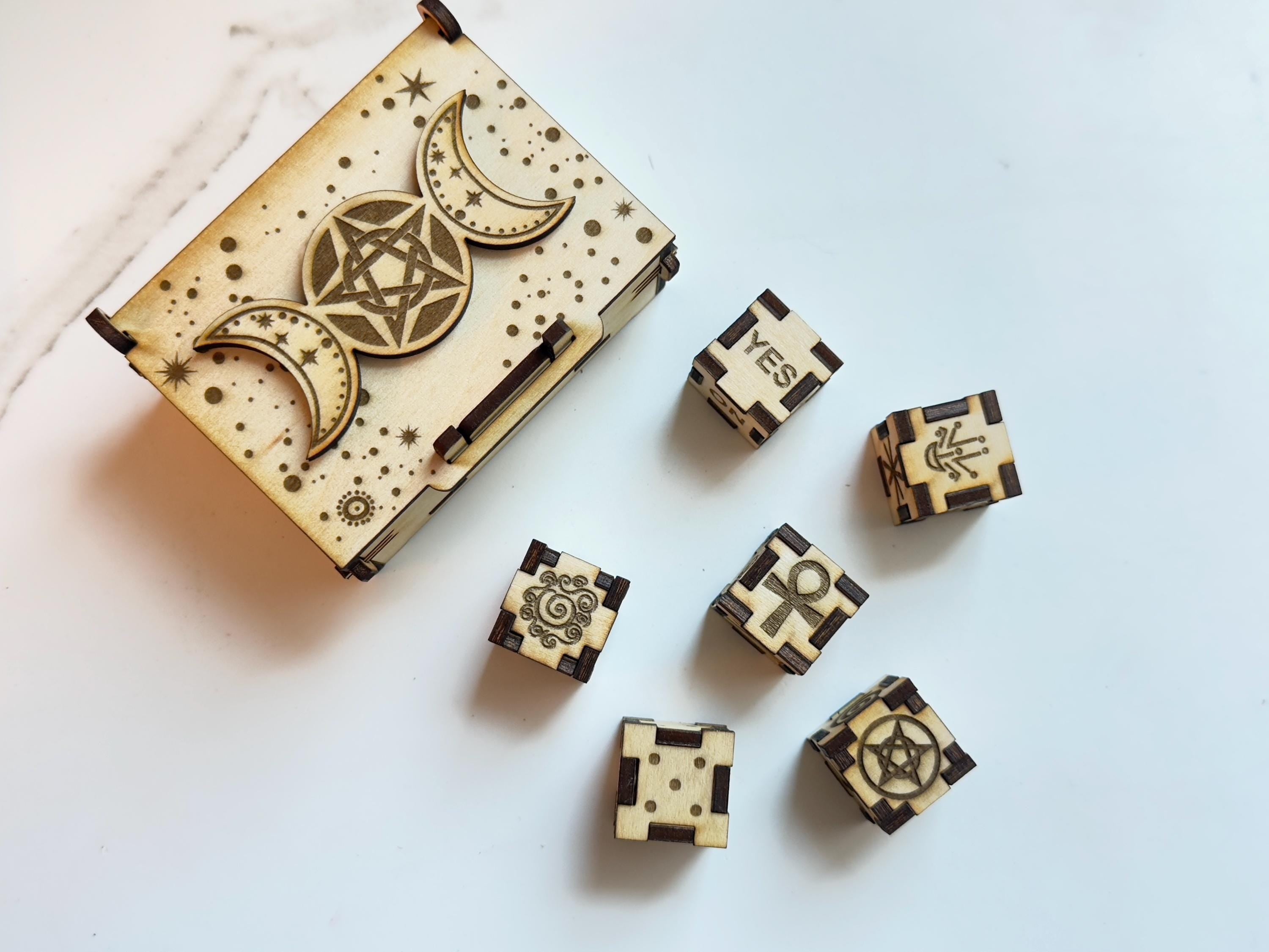 Wooden Witch’s Runes Divination Dice Set With Box, Numbers & Yes/No/Maybe, Laser Engraved Fortune Telling Tool, Altar Decor, Witch Gift