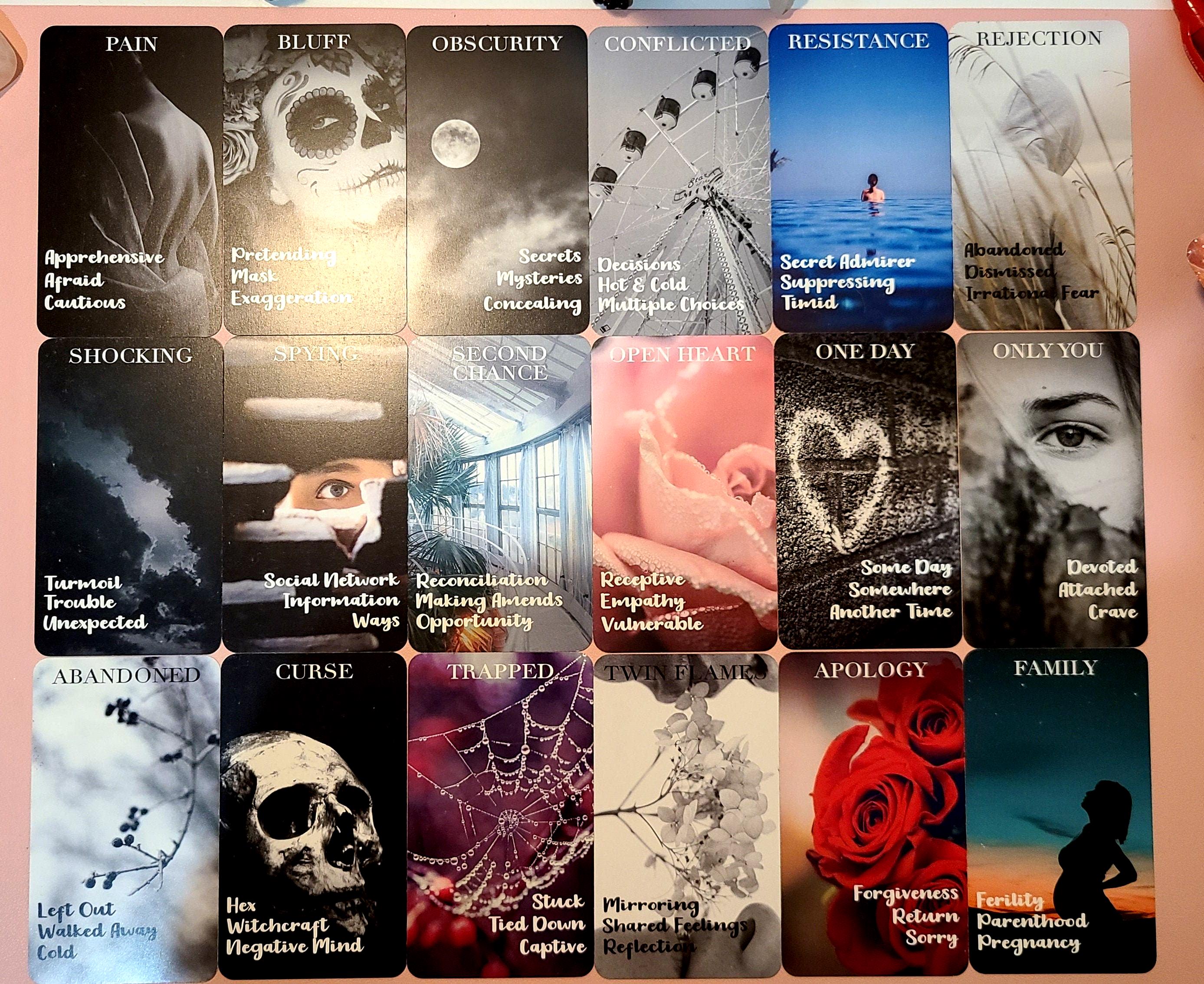 Original Hearts Hidden Secrets Oracle Deck: Twin Flame & Soulmate Readings (78 Cards)