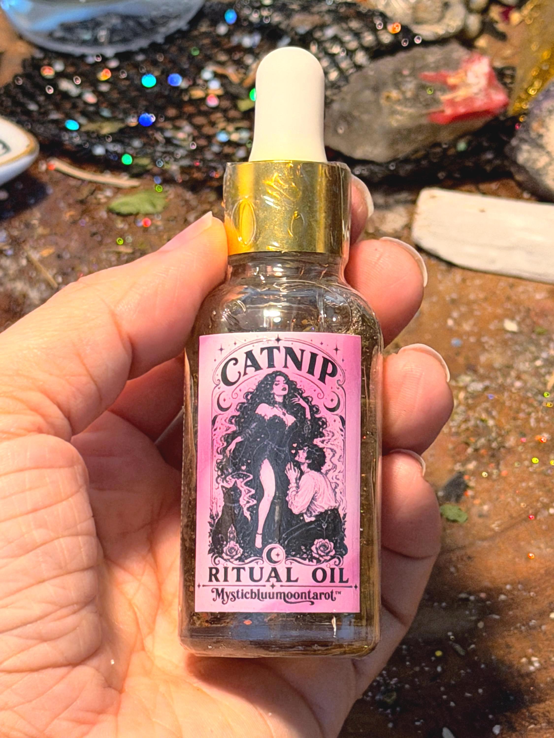 Catnip Ritual Oil 1oz | Used For Attraction, Obsession, Desire, Attention & Romantic Magnetism | 30ml