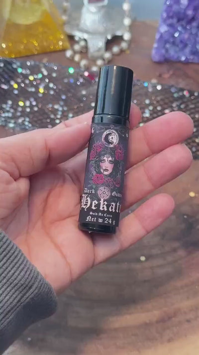 Hecate Perfume Oil: Witchcraft Ritual Anointing Oil (10ml)