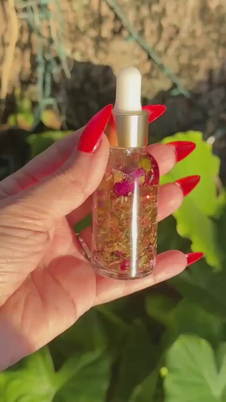 Love Attraction Spell Oil: Seduction and Attraction with Real Pheromones