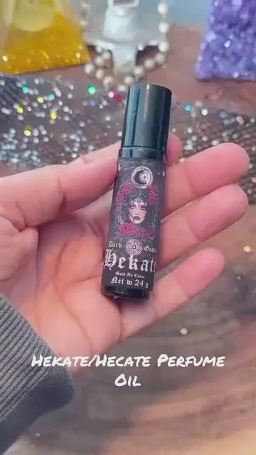 Black Cat Ritual Oil: Good Luck, Wealth & Protection - 10ml Roller
